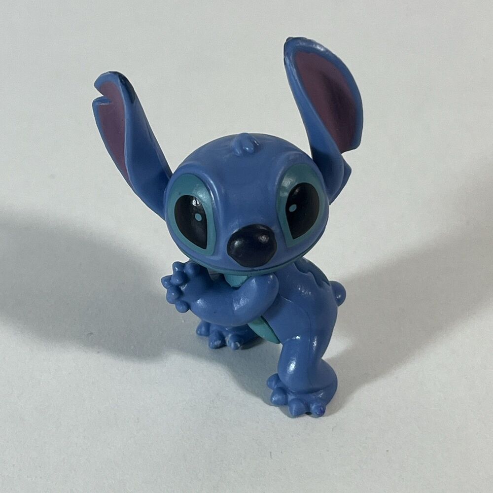 Disney Toy Stitch Heart Eyes 2in Cake Topper